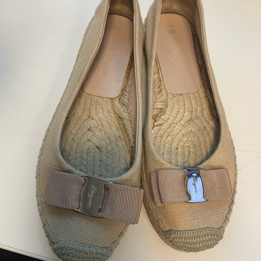 Salvatore Ferragama Blake Espaldilla Beige Flats Size 9